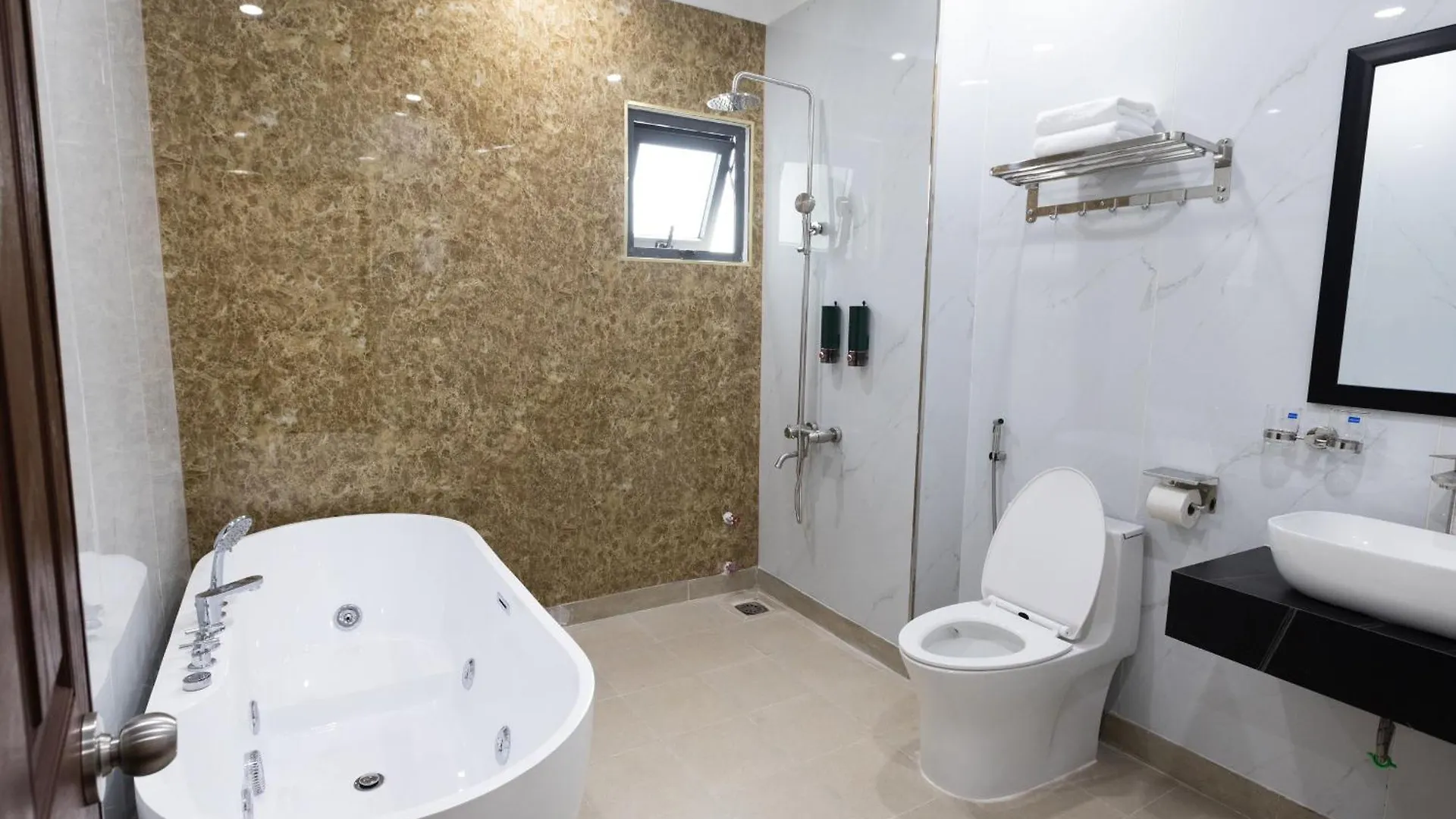 Binh Trieu Hotel - Go Vap Ho Chi Minh City